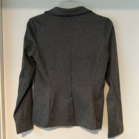 Tahari Blazer Essential Work Jacket Size Small Gray and Black Herringbone New - Picture 3 of 4